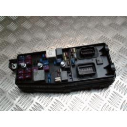 Porte fusible KIA CARNIVAL 2 d’occasion