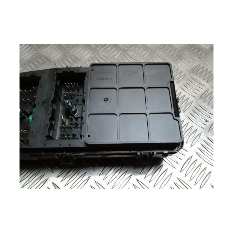 Porte fusible KIA CARNIVAL 2 d’occasion