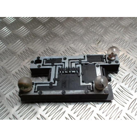 Platine feu arriere droit RENAULT CLIO 1 PHASE 2 d’occasion