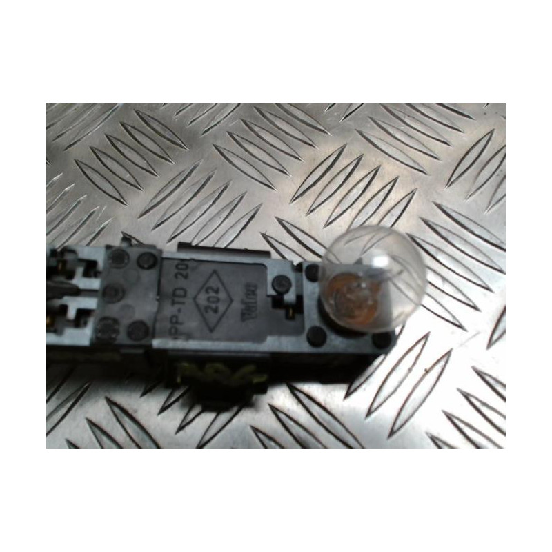 Platine feu arriere gauche RENAULT LAGUNA 1 PHASE 1 d’occasion