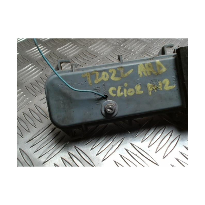 Platine feu arriere droit RENAULT CLIO 2 PHASE 2 d’occasion