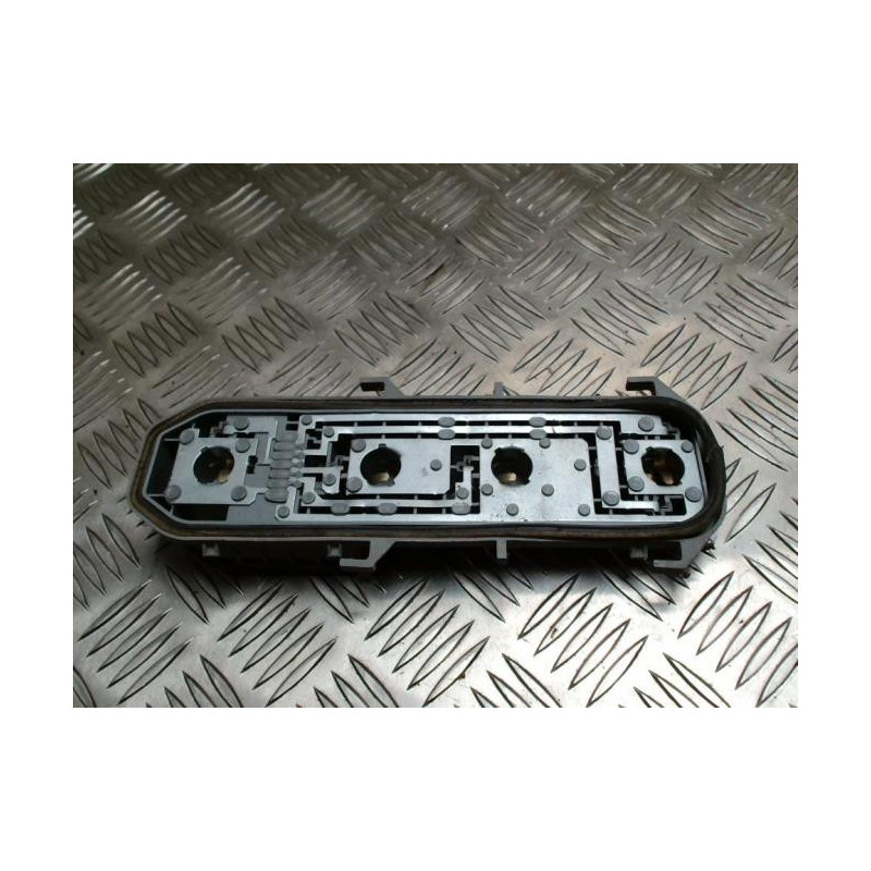 Platine feu arriere gauche RENAULT CLIO 2 PHASE 2 d’occasion