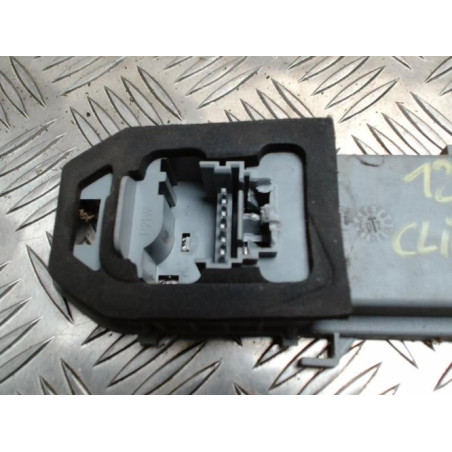 Platine feu arriere gauche RENAULT CLIO 2 PHASE 2 d’occasion