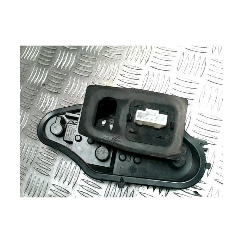 Platine feu arriere gauche CITROEN C3 2 PHASE 1 d’occasion