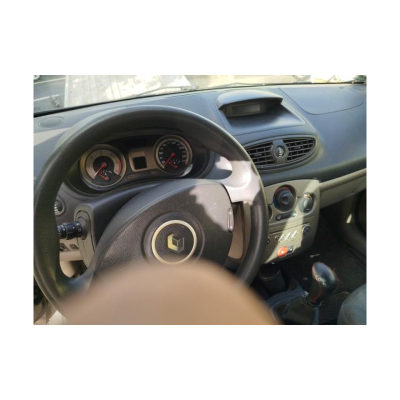 Absorbeur de pare choc avant RENAULT CLIO 3 PHASE 1 BREAK d’occasion