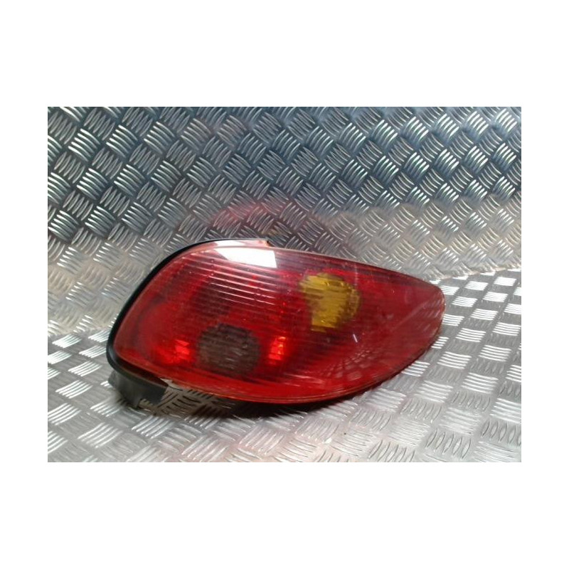 Feu arriere principal droit (feux) PEUGEOT 206 PHASE 2 CABRIOLET d’occasion