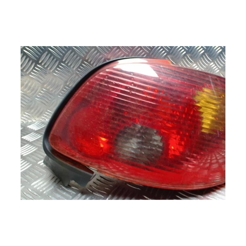Feu arriere principal droit (feux) PEUGEOT 206 PHASE 2 CABRIOLET d’occasion