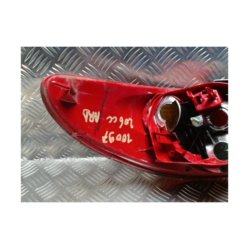 Feu arriere principal droit (feux) PEUGEOT 206 PHASE 2 CABRIOLET d’occasion