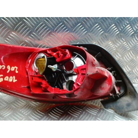 Feu arriere principal droit (feux) PEUGEOT 206 PHASE 2 CABRIOLET d’occasion