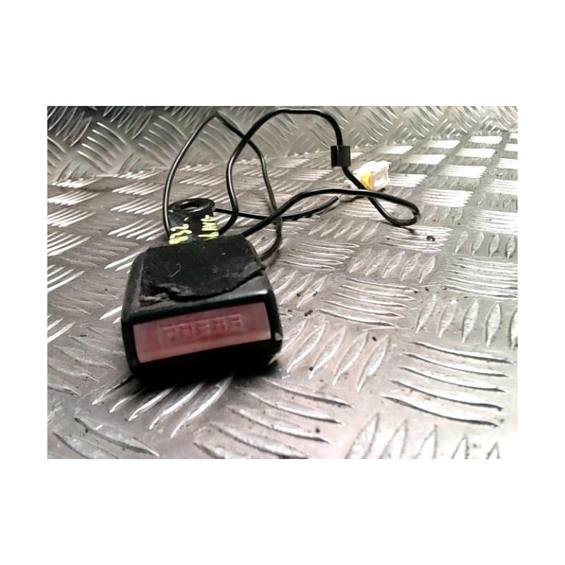 Attache ceinture avant gauche PEUGEOT 206 PHASE 1 d’occasion