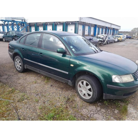 Platine feu arriere gauche VOLKSWAGEN PASSAT 4 PHASE 1 d’occasion