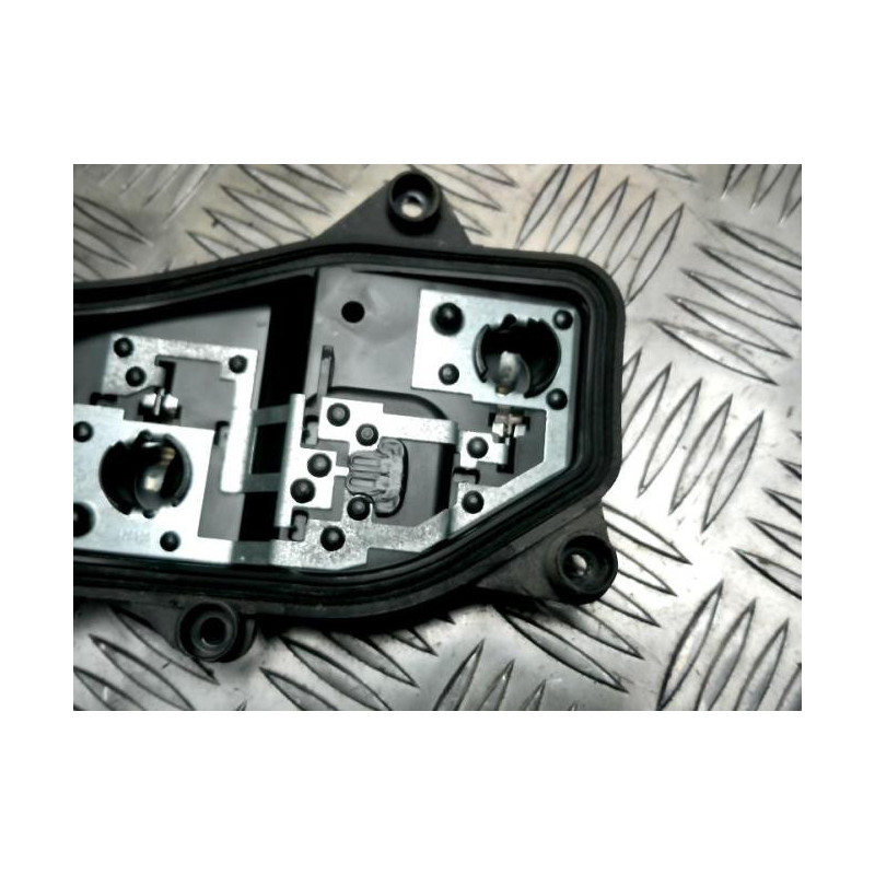 Platine feu arriere droit VOLKSWAGEN TOURAN 2 d’occasion