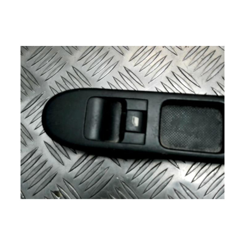 Interrupteur de leve vitre avant droit PEUGEOT 307 PHASE 2 d’occasion