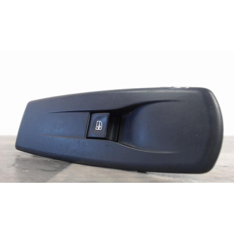 Interrupteur de leve vitre avant droit RENAULT LAGUNA 3 PHASE 1 COUPE d’occasion