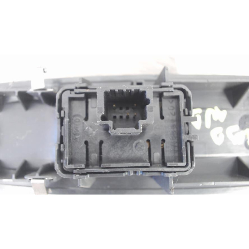 Interrupteur de leve vitre avant droit RENAULT LAGUNA 3 PHASE 1 COUPE d’occasion