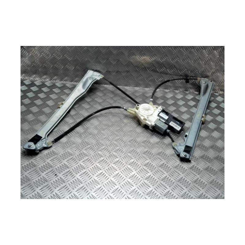 Leve vitre electrique avant droit RENAULT LAGUNA 3 PHASE 1 d’occasion