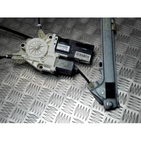Leve vitre electrique avant droit RENAULT LAGUNA 3 PHASE 1 d’occasion