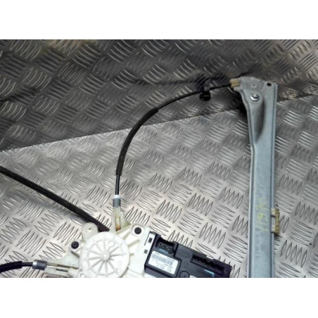 Leve vitre electrique avant droit RENAULT LAGUNA 3 PHASE 1 d’occasion