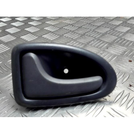 Poignee interieur avant gauche RENAULT CLIO 2 PHASE 1 d’occasion