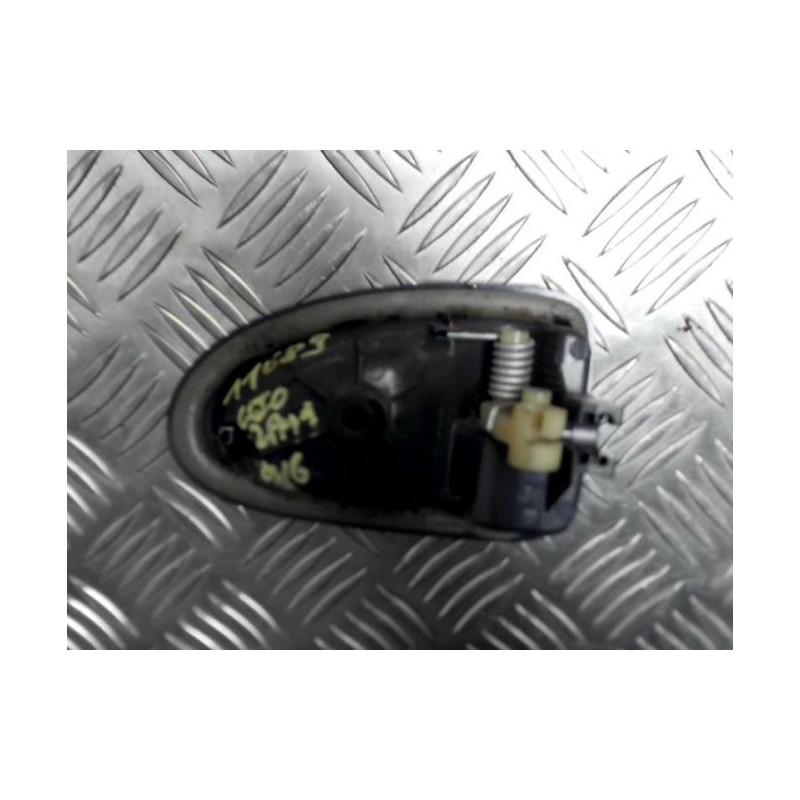 Poignee interieur avant gauche RENAULT CLIO 2 PHASE 1 d’occasion