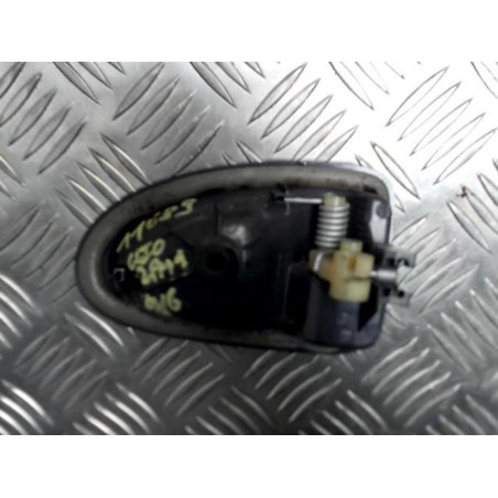 Poignee interieur avant gauche RENAULT CLIO 2 PHASE 1 d’occasion