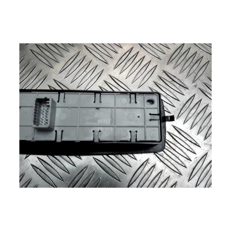 Interrupteur de leve vitre avant gauche RENAULT LAGUNA 3 PHASE 1 d’occasion