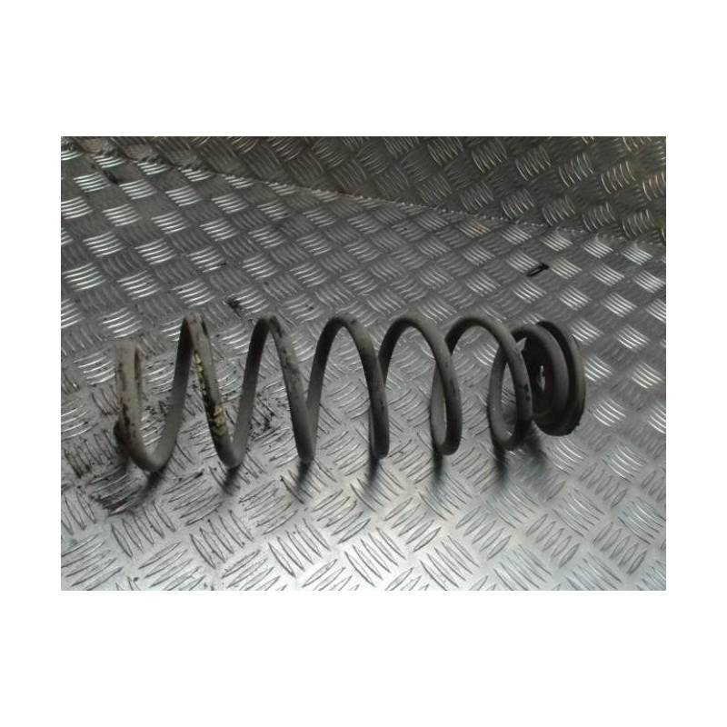 Ressort de suspension arriere droit VOLKSWAGEN GOLF 5 d’occasion