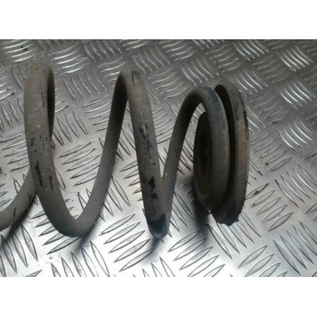 Ressort de suspension arriere droit VOLKSWAGEN GOLF 5 d’occasion