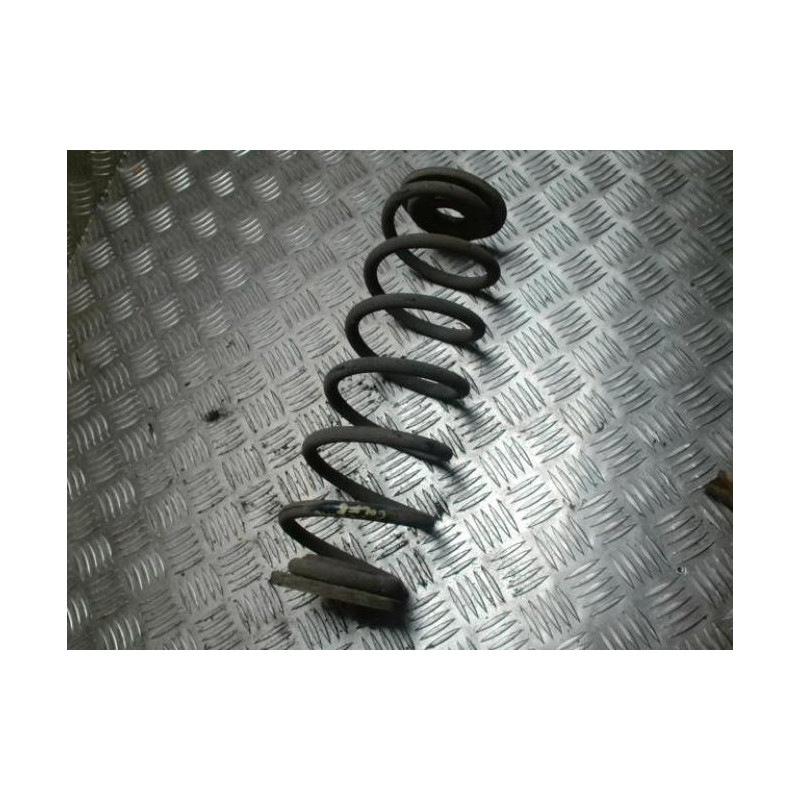 Ressort de suspension arriere gauche VOLKSWAGEN GOLF 5 d’occasion