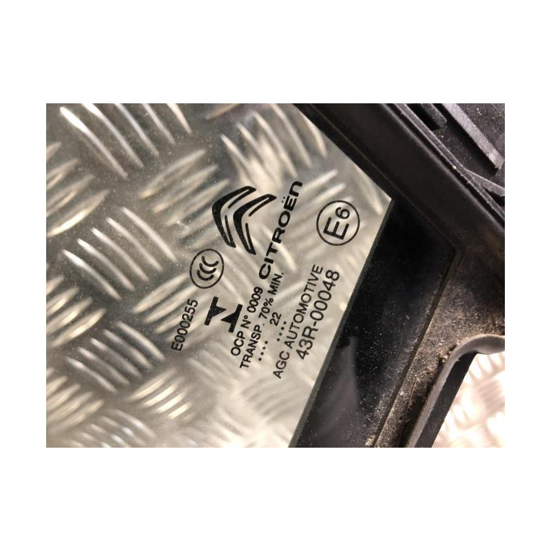 Custode avant gauche (porte) AUDI A3 2 SPORTBACK PHASE 1 d’occasion