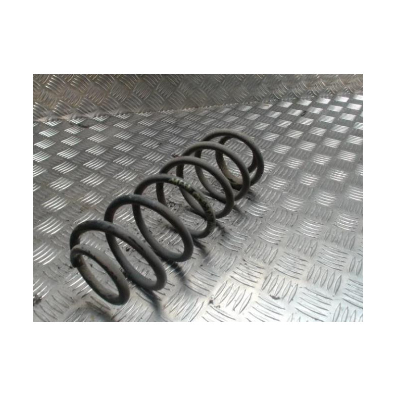 Ressort de suspension arriere gauche FORD FIESTA 6 PHASE 1 d’occasion