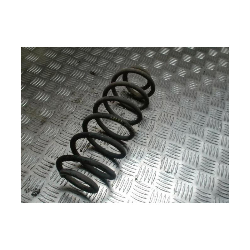 Ressort de suspension arriere gauche FORD FIESTA 6 PHASE 1 d’occasion