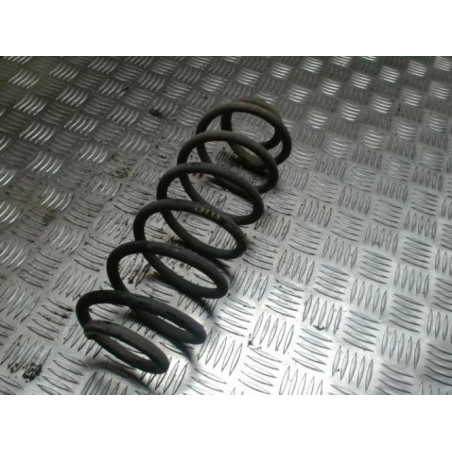 Ressort de suspension arriere gauche FORD FIESTA 6 PHASE 1 d’occasion