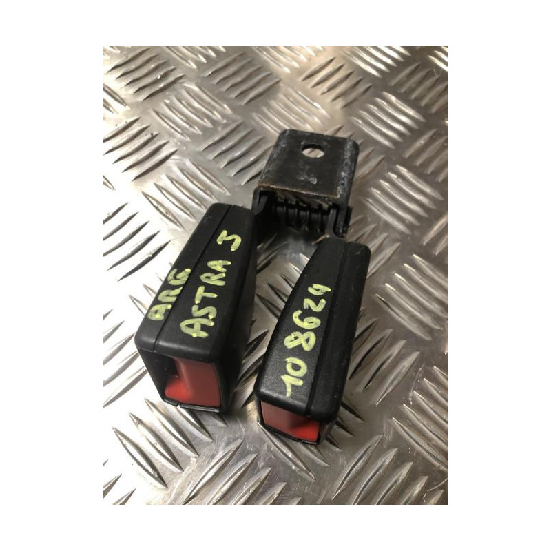 Attache ceinture arriere gauche OPEL ASTRA J PHASE 1 d’occasion