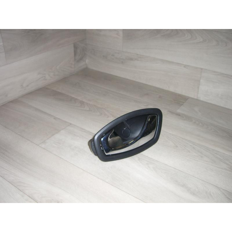 Poignee interieur arriere gauche RENAULT MEGANE 3 PHASE 1 d’occasion