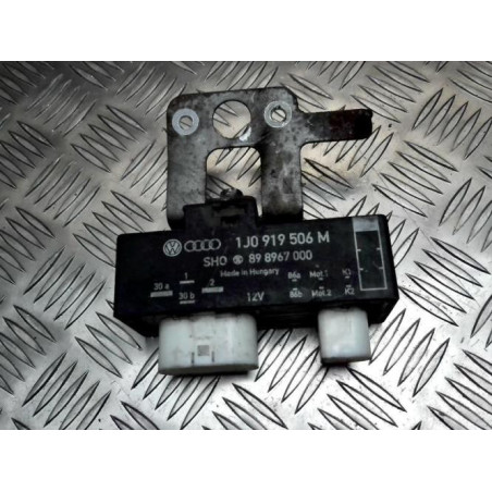 Relais electrique VOLKSWAGEN POLO 4 PHASE 1 d’occasion