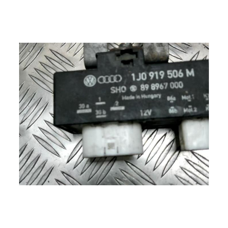 Relais electrique VOLKSWAGEN POLO 4 PHASE 1 d’occasion