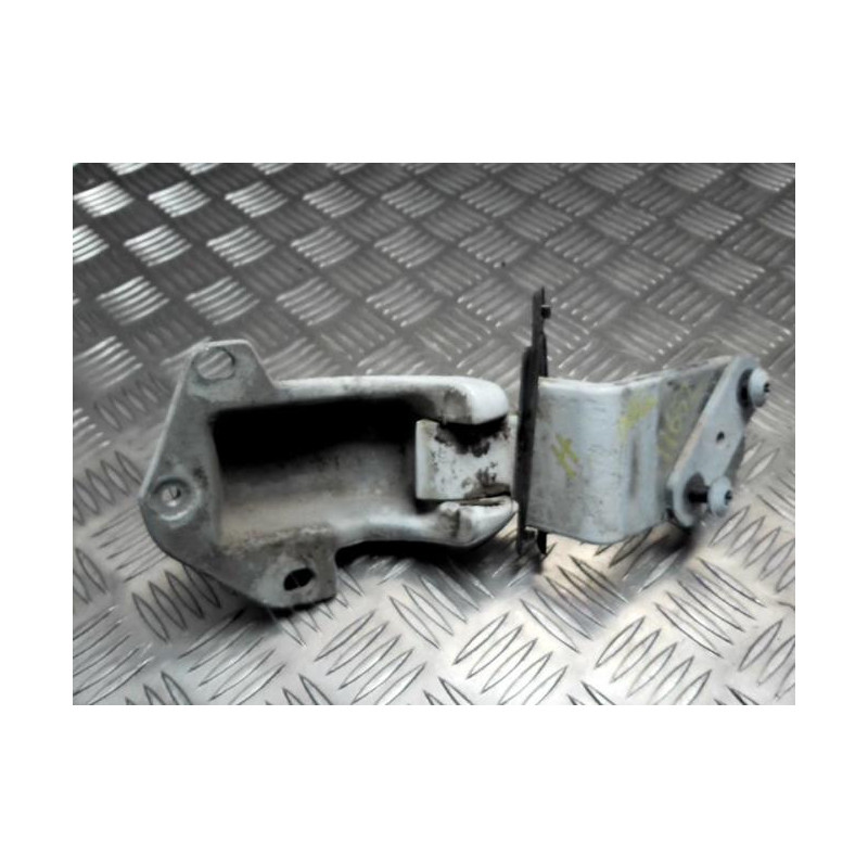 Charniere de porte de coffre gauche RENAULT  d’occasion