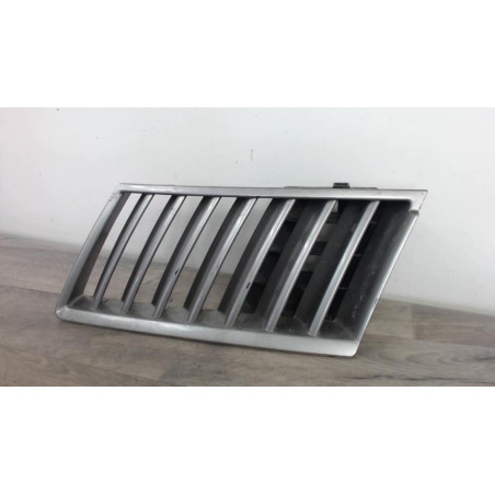 Grille de calandre gauche RENAULT VEL SATIS PHASE 1 d’occasion