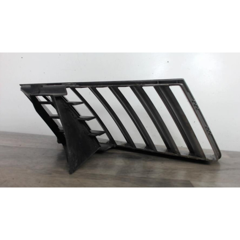 Grille de calandre gauche RENAULT VEL SATIS PHASE 1 d’occasion