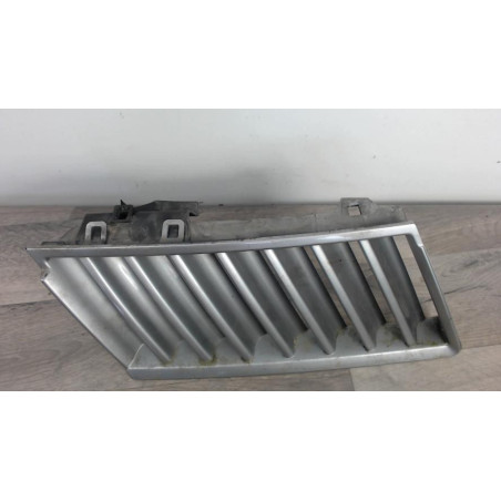 Grille de calandre droite RENAULT VEL SATIS PHASE 1 d’occasion