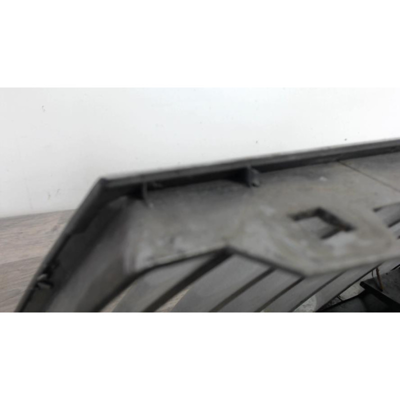 Grille de calandre droite RENAULT VEL SATIS PHASE 1 d’occasion