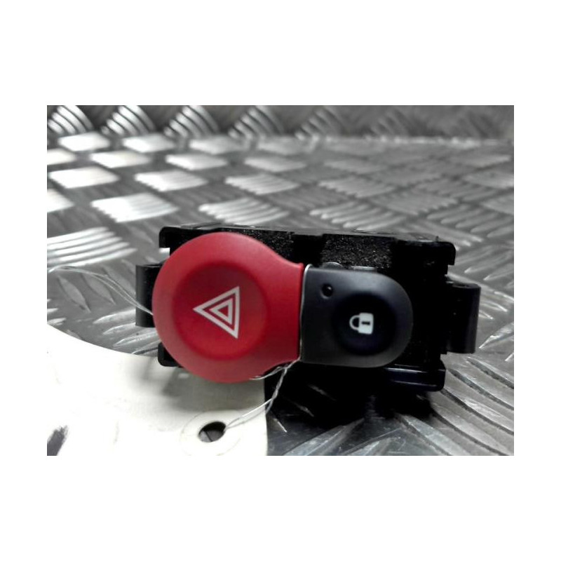 Bouton de warning RENAULT KANGOO 2 PHASE 2 d’occasion