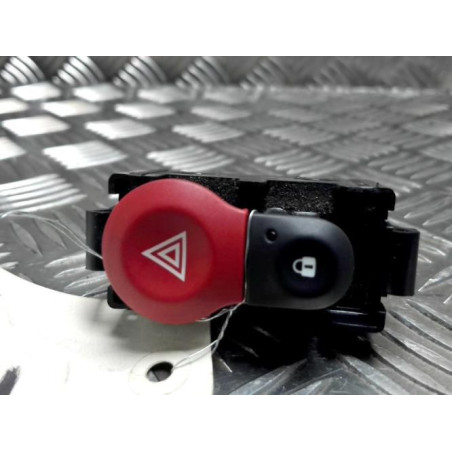 Bouton de warning RENAULT KANGOO 2 PHASE 2 d’occasion