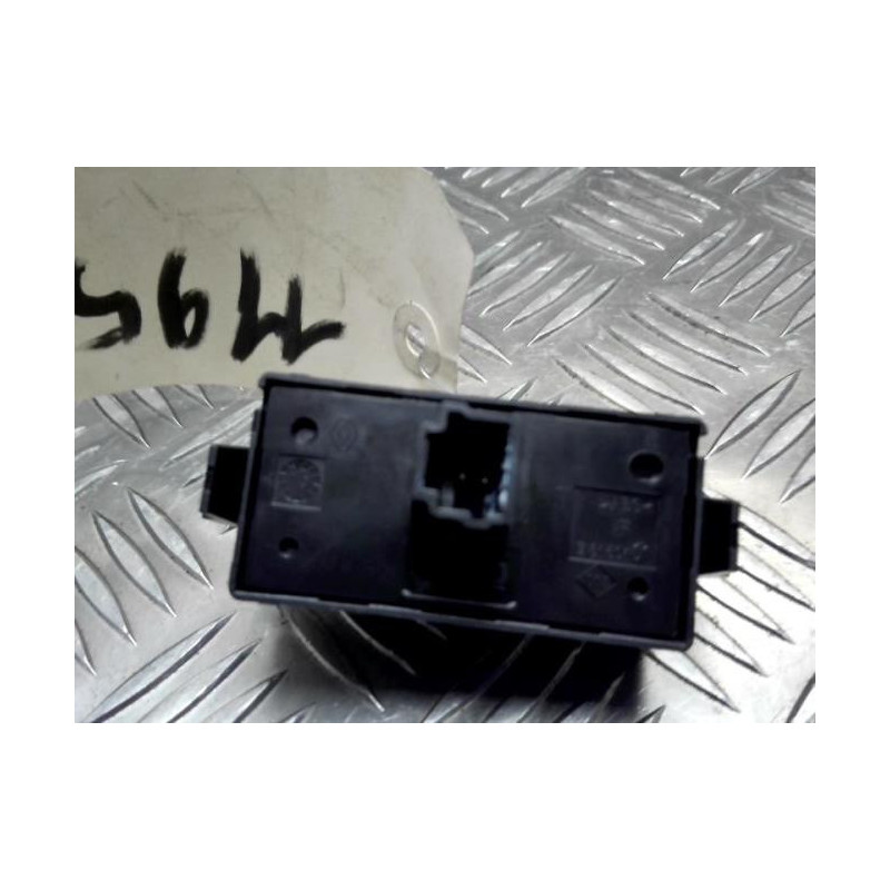 Bouton de warning RENAULT KANGOO 2 PHASE 2 d’occasion