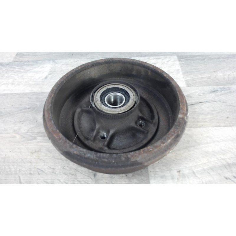 Tambour arriere droit RENAULT CLIO 2 PHASE 2 d’occasion