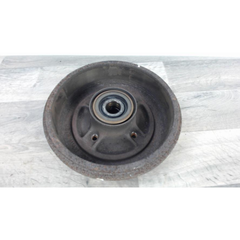 Tambour arriere droit RENAULT CLIO 2 PHASE 2 d’occasion