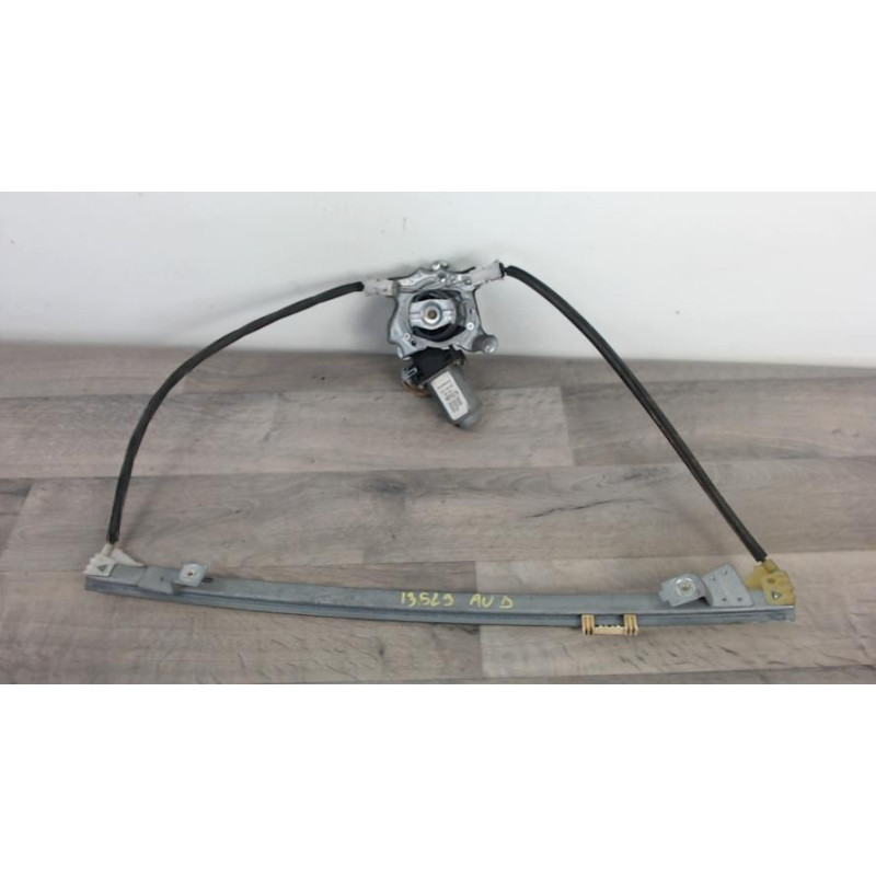 Leve vitre electrique avant droit RENAULT SCENIC 1 PHASE 2 d’occasion
