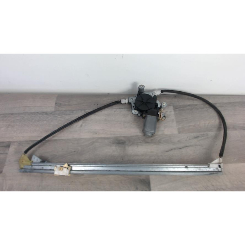 Leve vitre electrique avant droit RENAULT SCENIC 1 PHASE 2 d’occasion