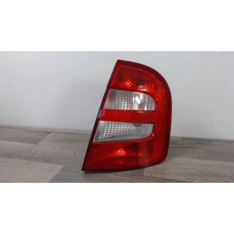 Feu arriere principal droit (feux) SKODA FABIA 1 PHASE 1 d’occasion
